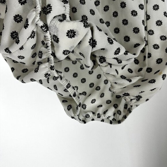 Collective Concepts Stitch Fix V-Neck Sleeveless Draped Blouse Top Size M - Picture 4 of 12